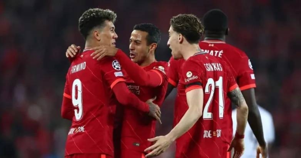 بعد إعلانه الرحيل عن النادي .. "النصر" يجدد مفاوضاته مع مهاجم "ليفربول" الإنجليزي!