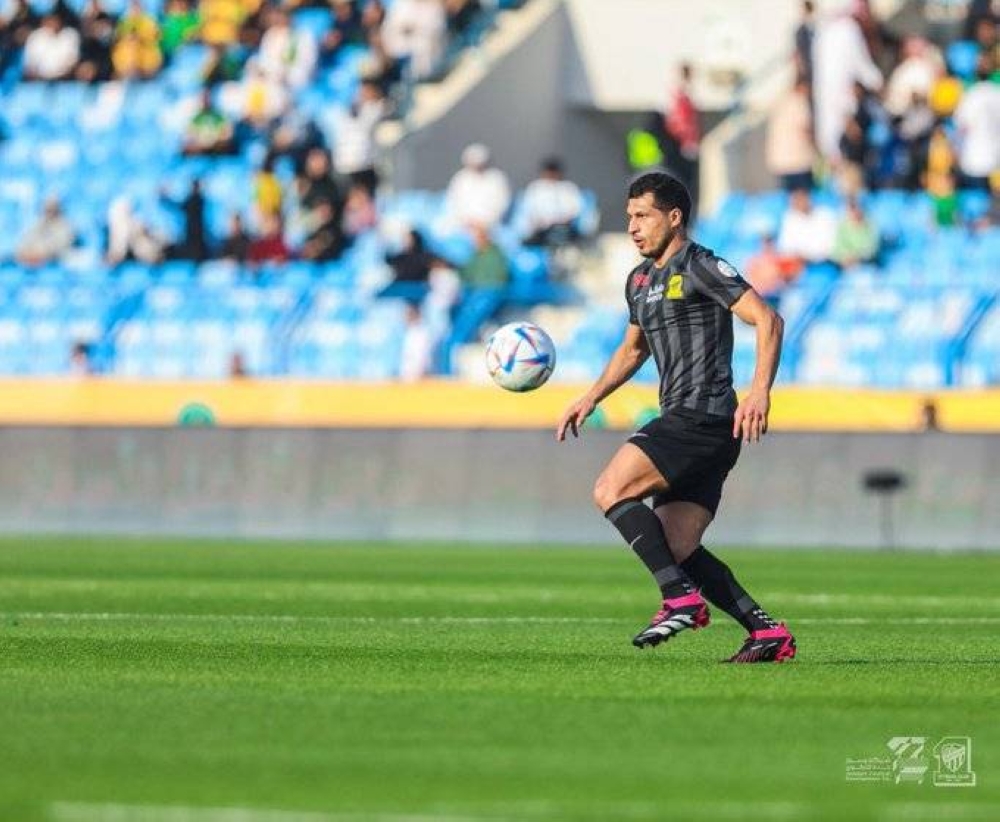 «لجنة الانضباط» تعاقب "طارق حامد" لارتكابه سلوك غير رياضي في مباراة الاتحاد والفيحاء