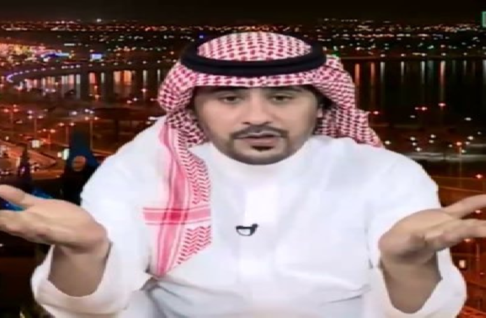 الكاموخ لأحد الإعلاميين: ما أبي ألتفت لك لأني ما أبي "أجلطك"