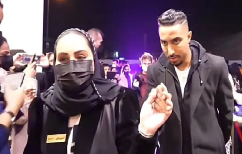 زوجة "سالم الدوسري" توجه رسالة له عقب خسارة الهلال لقب البطولة الآسيوية!
