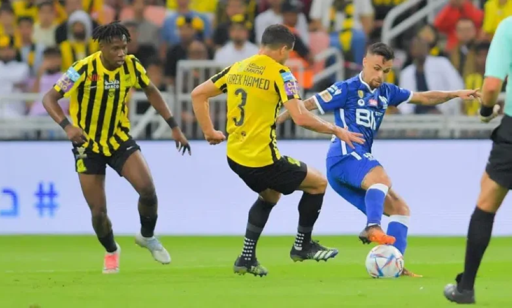 المسابقات تعلن تغيير ملعب مباراة "الهلال والاتحاد"