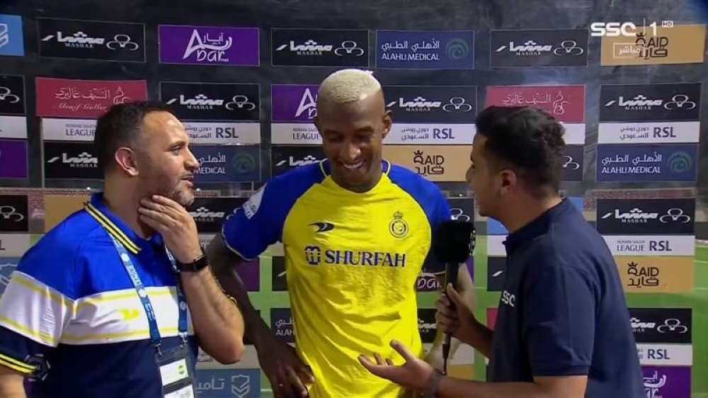 شاهد ..  رد فعل طريف من "تاليسكا" خلال مقابلة تلفزيونية بعد مباراة الطائي!