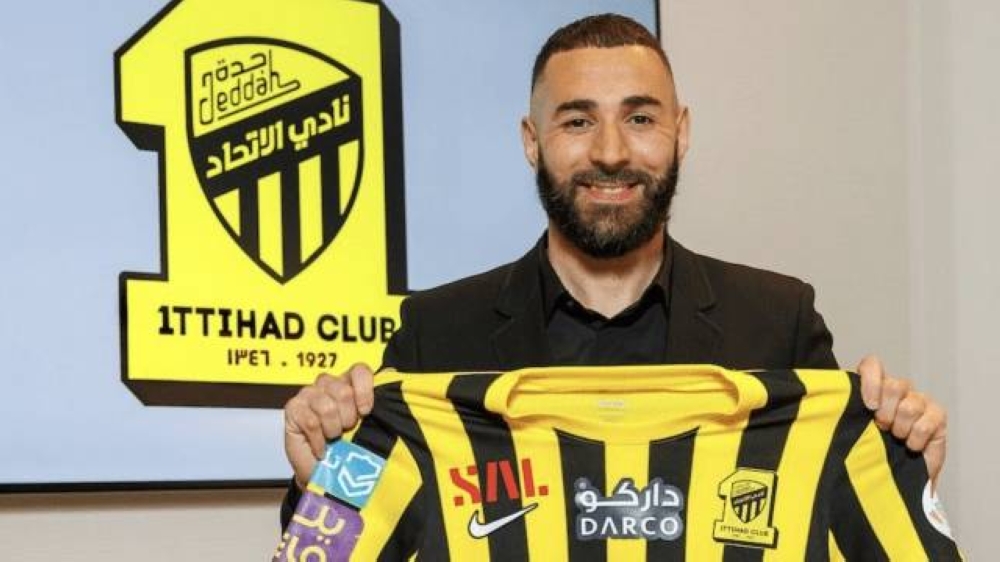 كريم بنزيما يخسر أموالا طائلة بعد انضمامه إلى الاتحاد.. والكشف عن السبب!