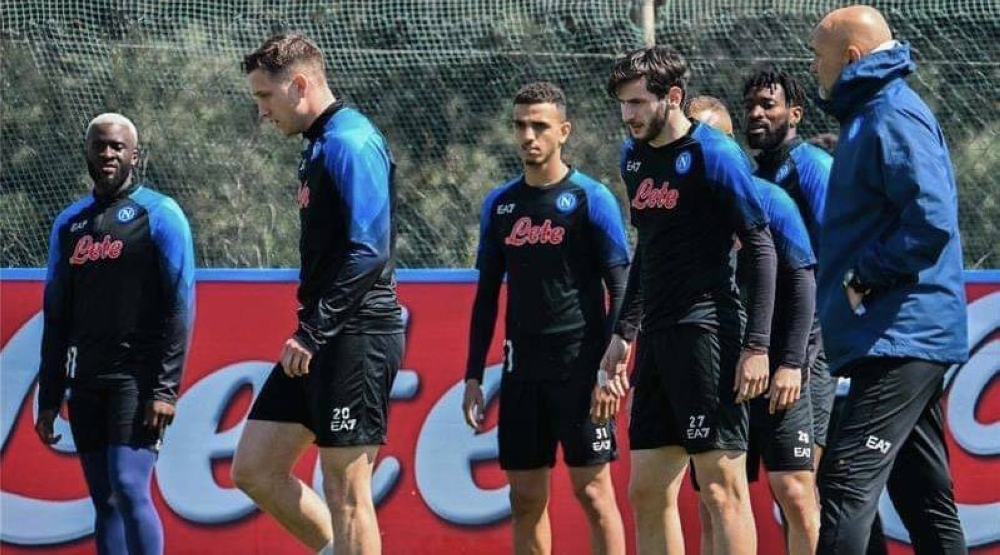 لاعب نابولي الإيطالي يرفض عرضًا ضخمًا من الأهلي.. والكشف عن السبب !