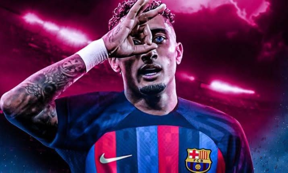 الهلال ينافس الاتحاد للحصول على خدمات لاعب برشلونة (صورة)