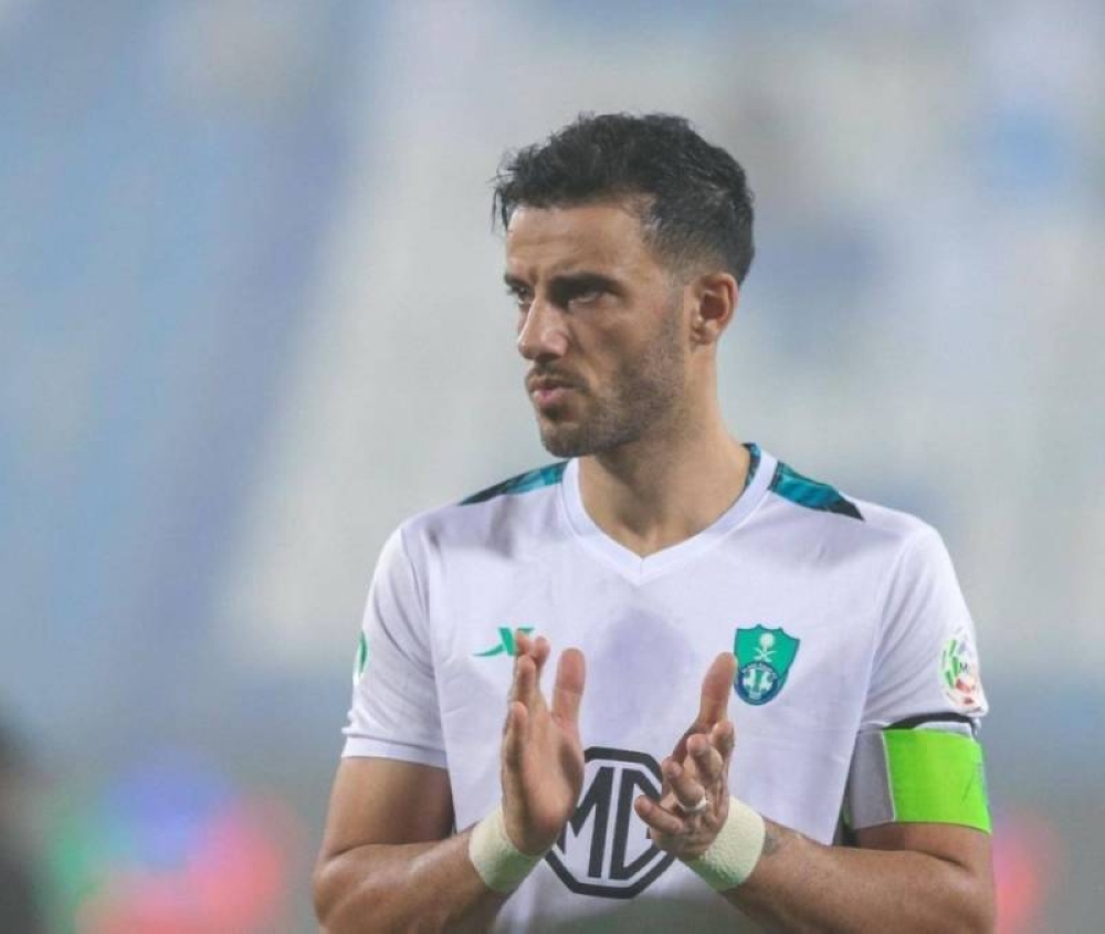 الأهلي يستبعد "السومة" من معسكر النمسا.. والكشف عن وجهته القادمة