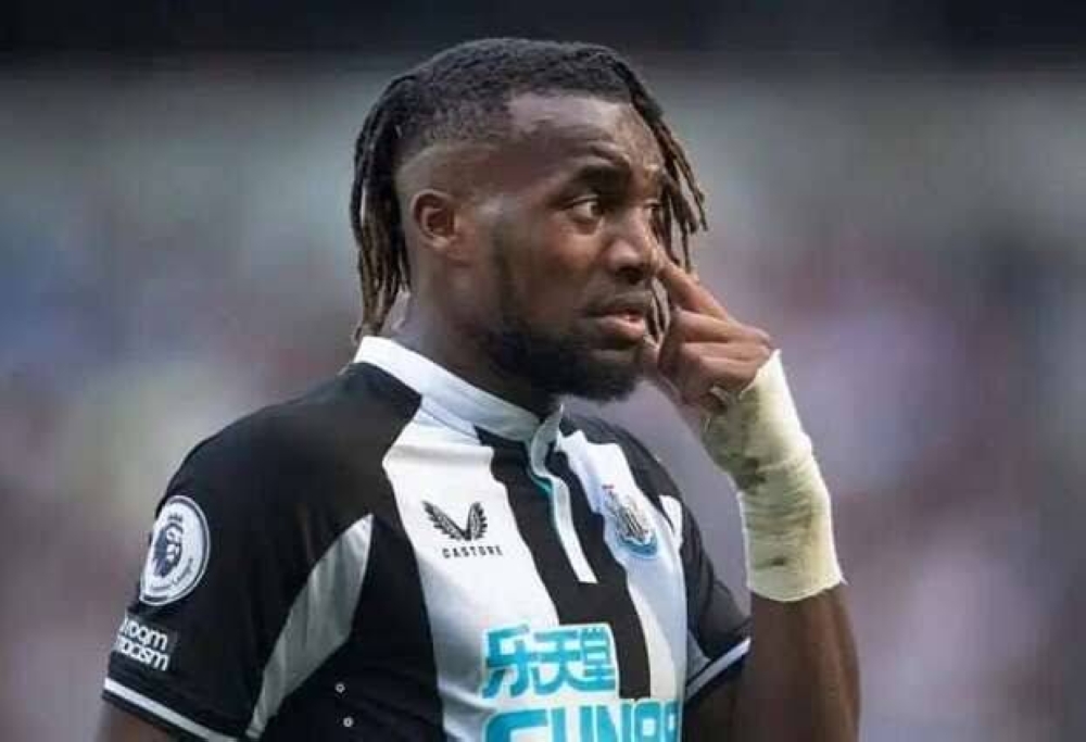 الأهلي يضم اللاعب العالمي ماكسيمان من نيوكاسل الإنجليزي.. والكشف عن مدة العقد وتكلفة الصفقة