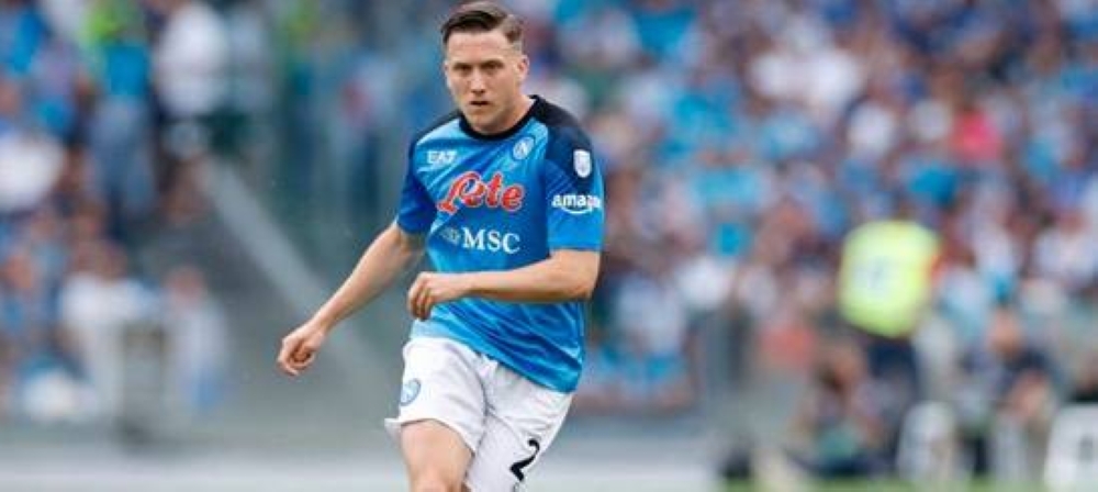 الأهلي يحدد بديل زيلينسكي حال فشل ضمه من نابولي