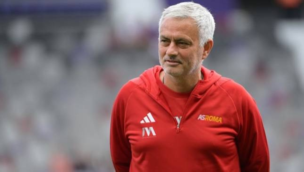 مورينيو يكشف انتقال لاعب روما إلى الأهلي