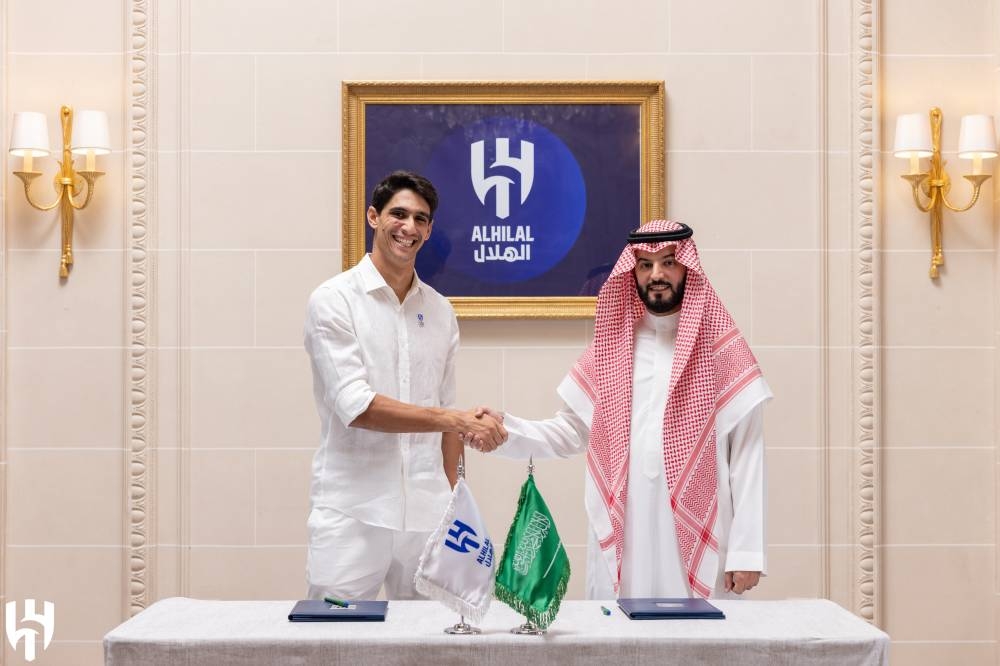 الهلال يكشف عن ممول صفقة ياسين بونو ويعلن تفاصيل التعاقد مع الحارس المغربي