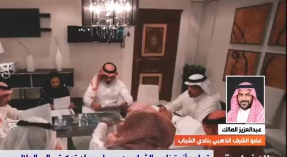بالفيديو.. عضو شرف بنادي الشباب: اجتمعنا مع الثنيان وأبلغناه أن تمبكتي خط أحمر ولكنه أصر على التفريط به