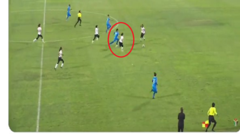 راوغت الجميع.. شاهد: لاعبة الهلال "شوخان" تسجل هدفا خرافيا في مرمى الاتحاد