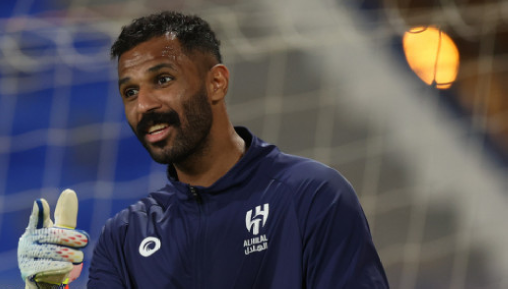 الكشف عن حقيقة استغناء إدارة الهلال عن الحارس "محمد العويس"