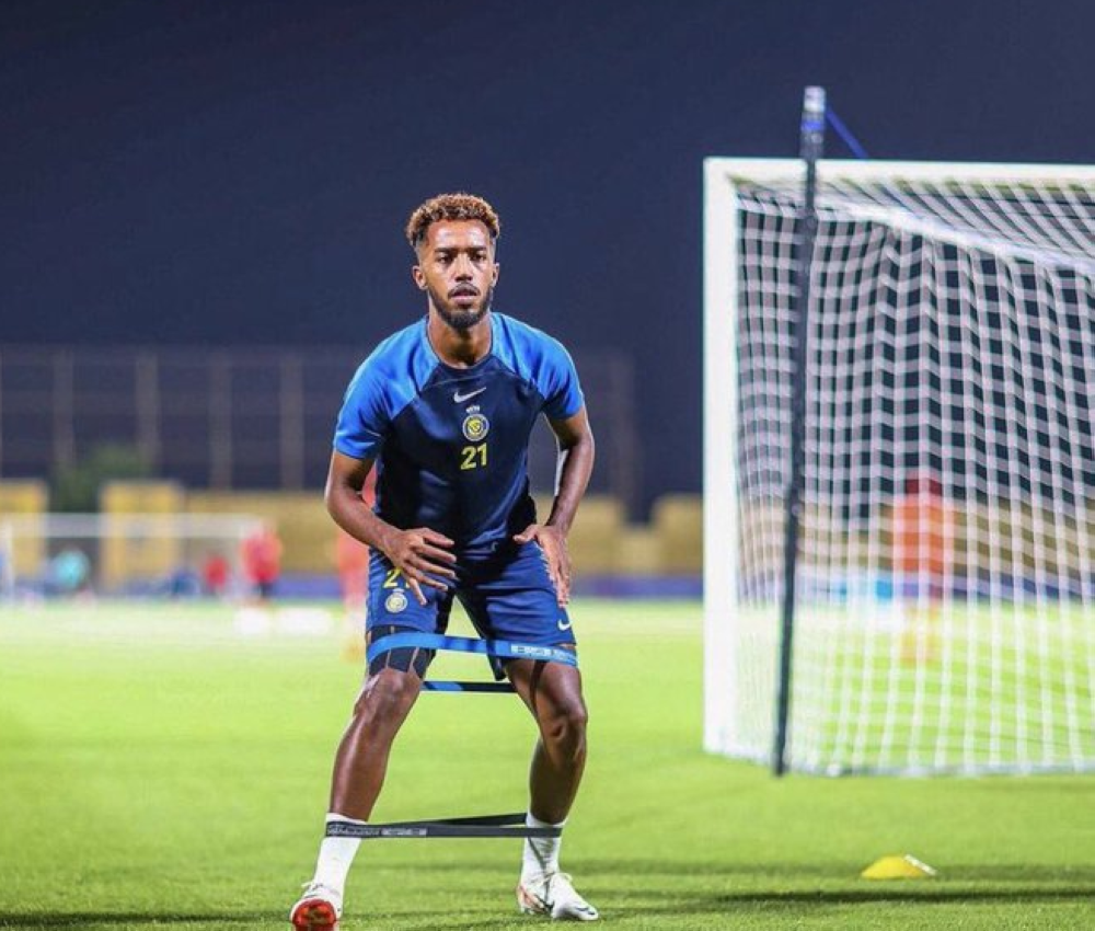 تطورات جديدة بشأن احتجاج الشباب ضد مشاركة لاعب النصر"مختار علي"