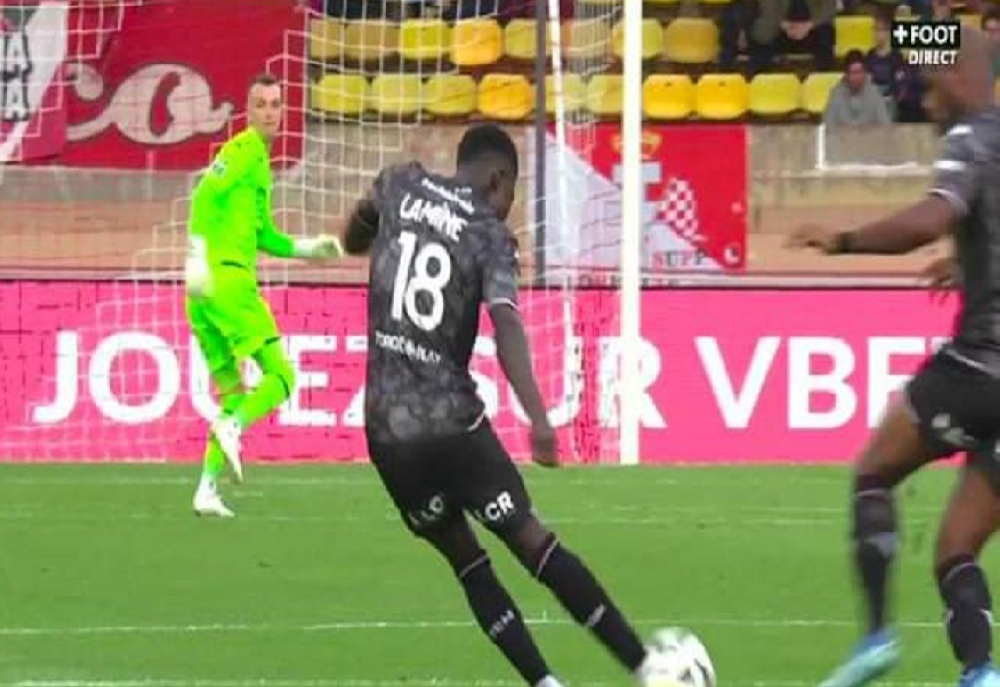 شاهد.. هدف عالمي عابر للقارات في الدوري الفرنسي