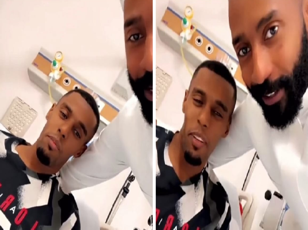 شاهد.. حارس النصر "وليد عبدالله" يزور "حسين شيعان" بعد إصابته بسرطان الدم