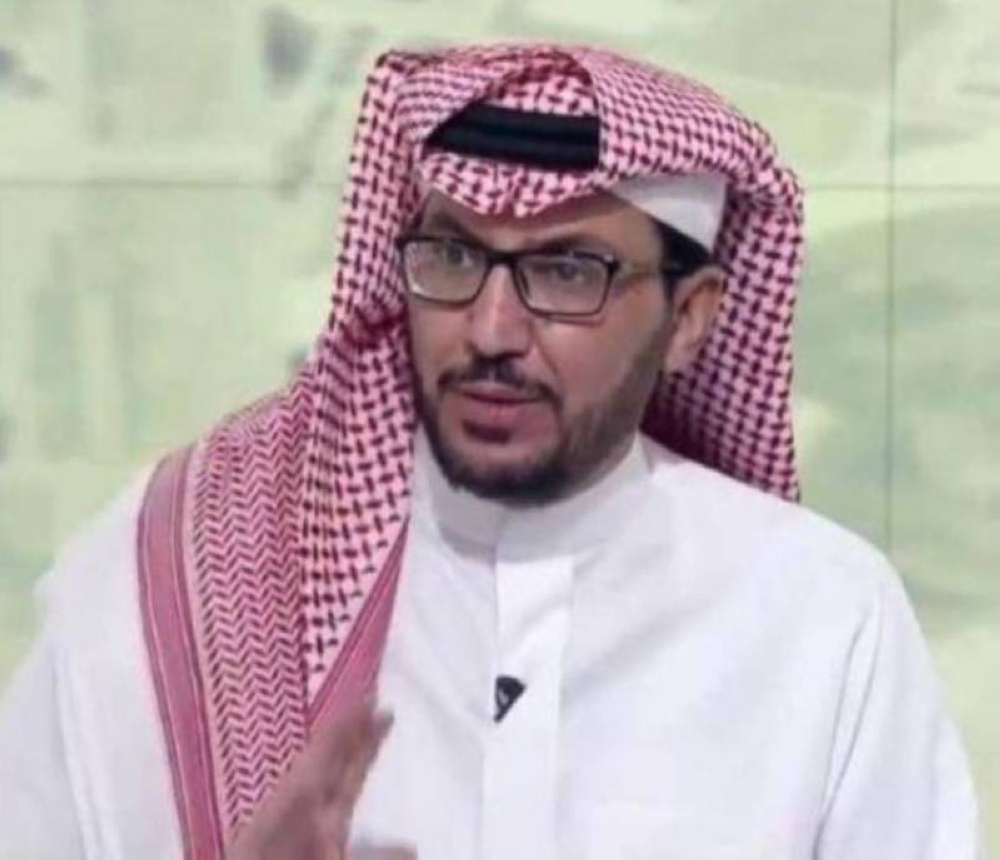 "الروقي" ينشر تغريدة مثيرة للجدل ..ويعلق: طرار ويتشرط !