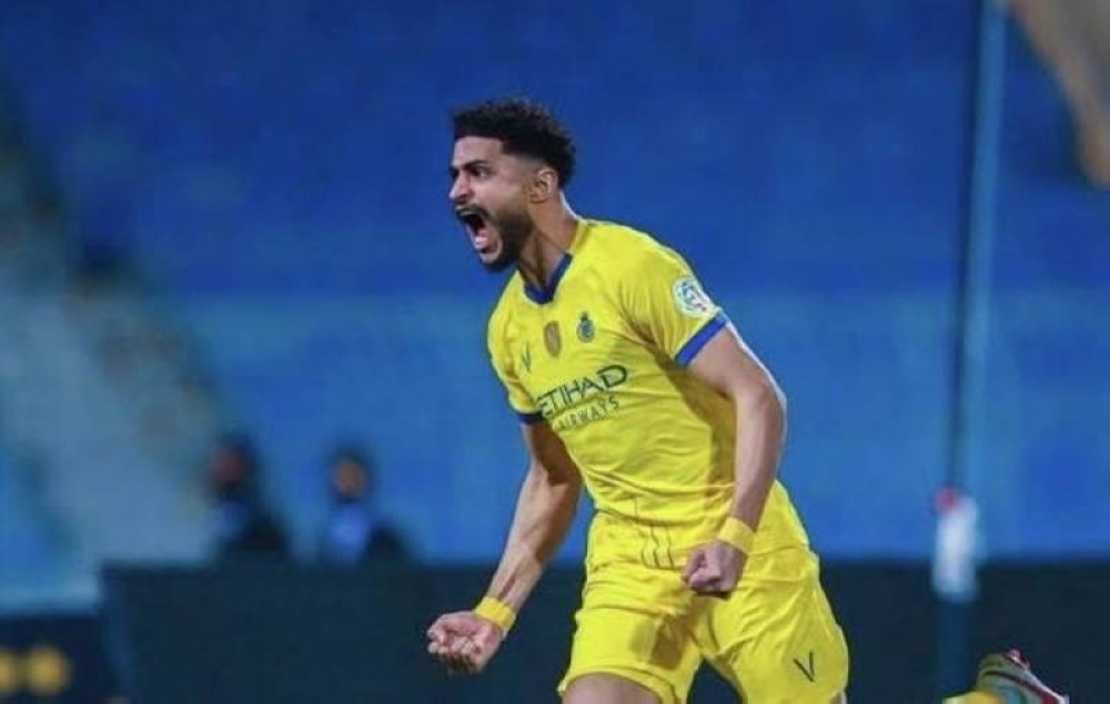 الكشف عن موقف لاعب النصر "عبدالإله العمري" من المشاركة أمام الهلال