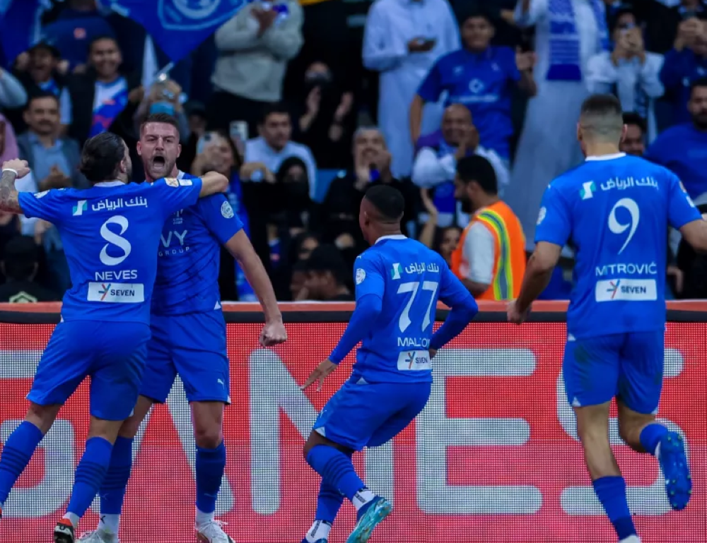 مدرب الهلال يحدد الخماسي الأجنبي أمام نساجي