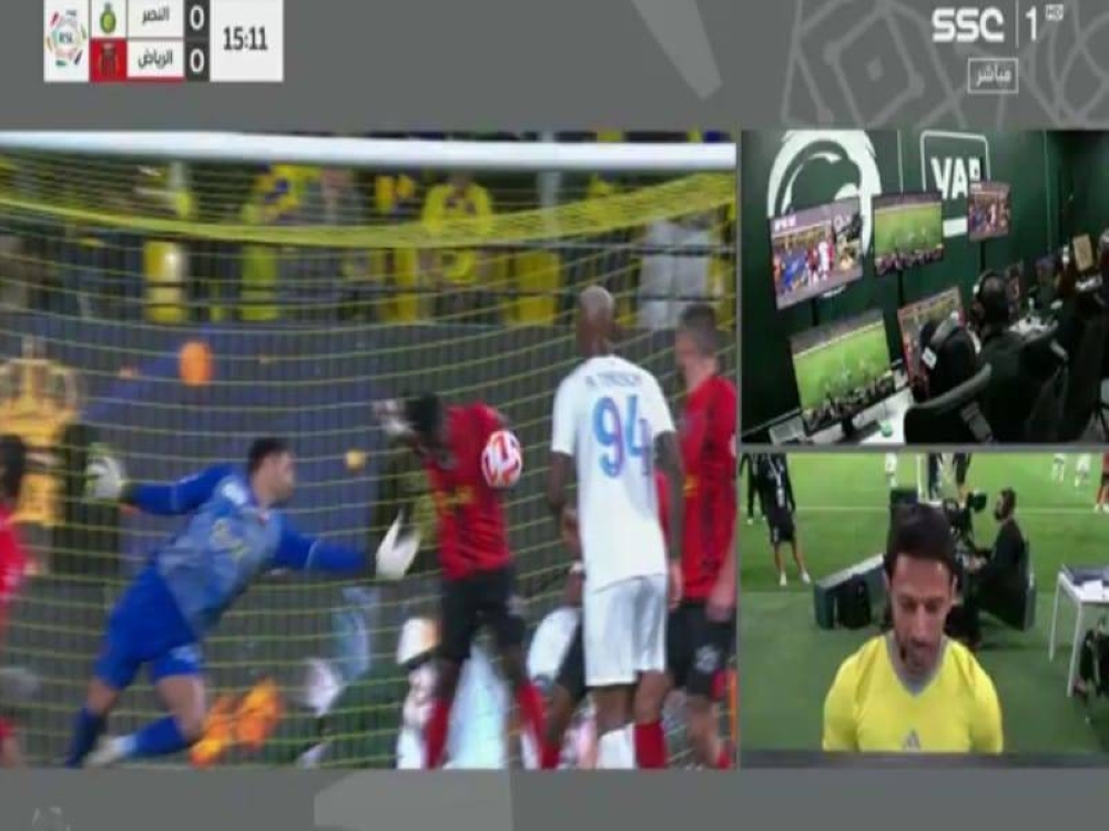 «خبير تحكيمي» يحسم الجدل بشأن تغاضي الحكم عن احتساب ركلة جزاء للنصر أمام الرياض 