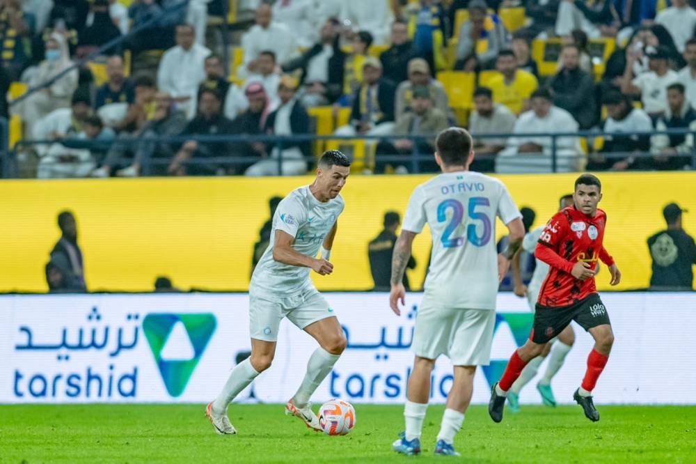 «خبير تحكيمي» يكشف تفاصيل خطأ ارتكبه حكم مباراة النصر أمام الرياض