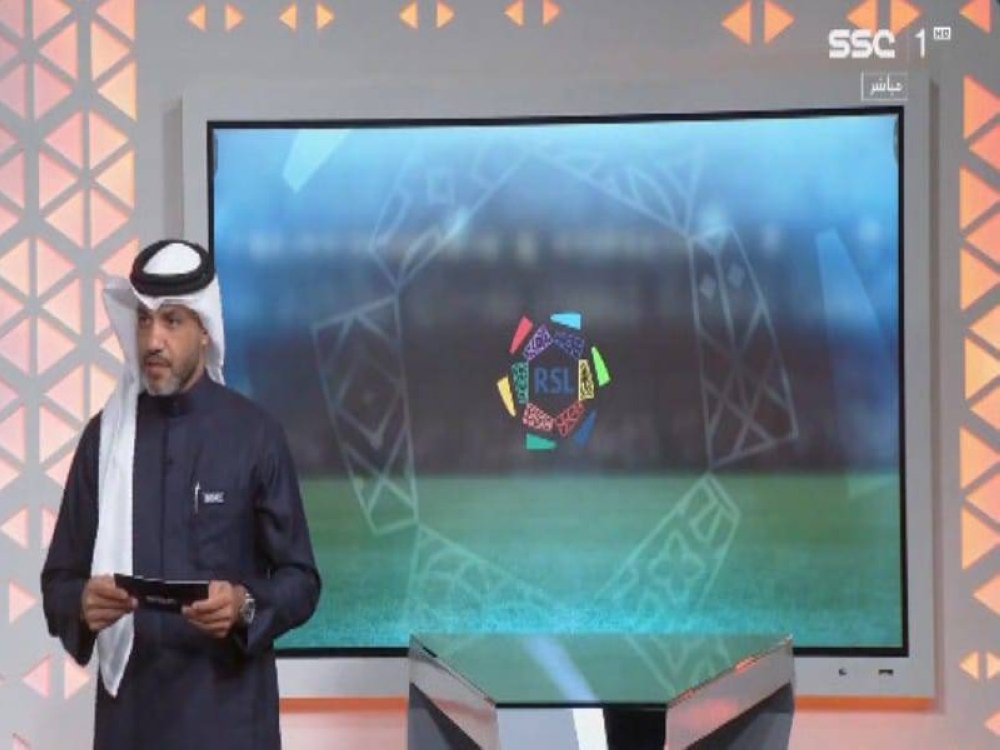 شاهد.. «خبير تحكيمي» يكشف حقيقة تغاضي الحكم عن احتساب ركلة جزاء للأهلي أمام الرائد 