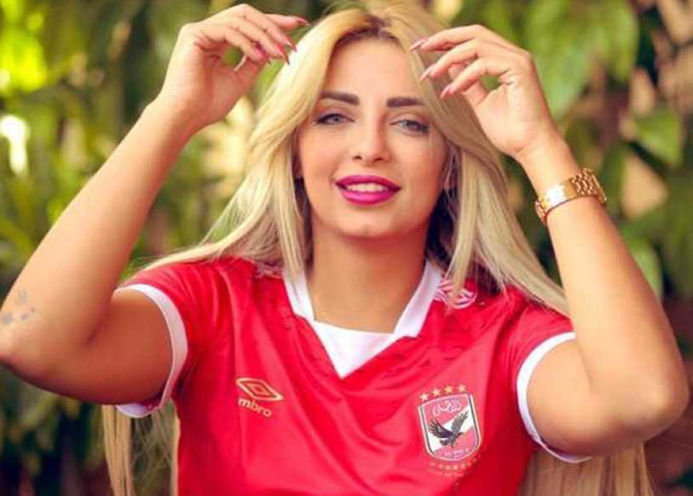 شاهد.."مي حلمي" لجماهير الاتحاد: هتاخدوا 3-0 !