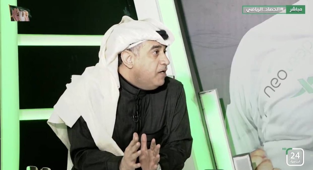«كبش فداء لخسائر الاتحاد».. شاهد.. الغامدي يدافع عن بنزيما ضد منتقديه!