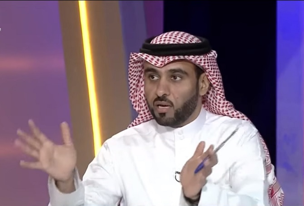 "الفهمي" يغرد عن أنباء تغيير شعار النادي الأهلي!