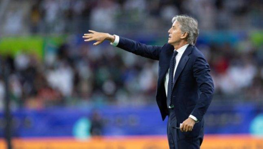 مانشيني يكشف سبب عدم مشاركة عبدالرحمن غريب أساسيًا أمام عمان!