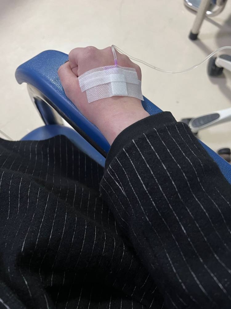 مشجعة صينية تتعرض لوعكة صحية بسبب تأجيل مباراتى النصر أمام شنجهاي وتشجيانج!
