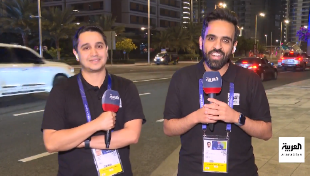 شاهد.. مراسل العربية يكشف تفاصيل تلقيه اتصال من المنتخب السعودي بعد كشفه معلومات عن المعسكر!