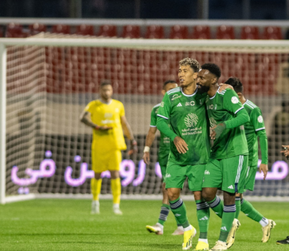 بالفيديو.. الأهلي يعود للانتصارات ويسحق الطائي برباعية