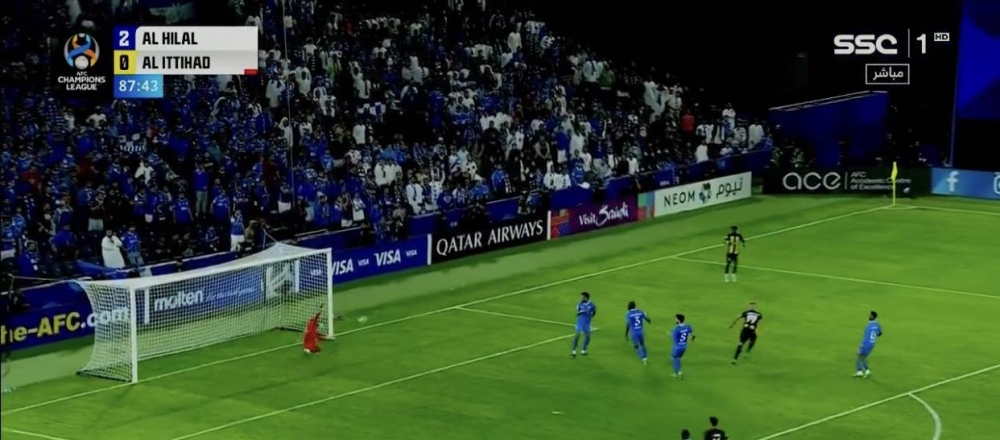 شاهد.. العويس يتصدى لتسديدة خطيرة من حمدالله