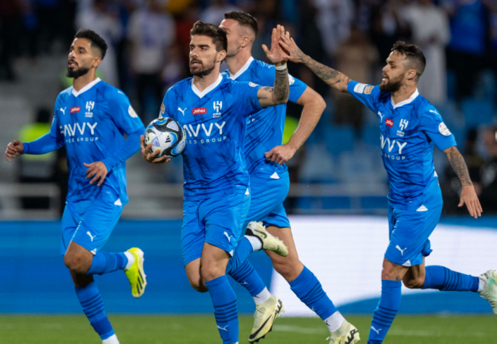 بالفيديو.. الهلال يقلب الطاولة على الرياض ويفوز بثلاثية.. ويبتعد بصدارة الدوري!