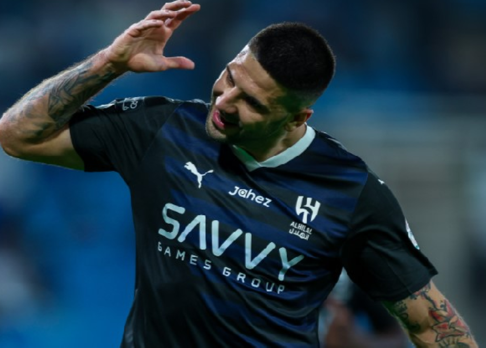 الهلال يعلن مدة غياب "ميتروفيتش" عن الملاعب!