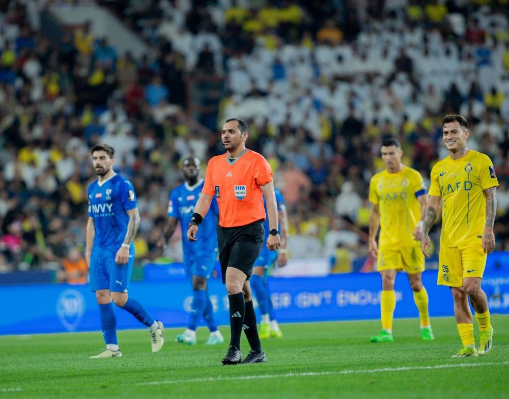 أول رد فعل من الهويش حكم مباراة النصر والهلال بعد تعرضه للإساءات!
