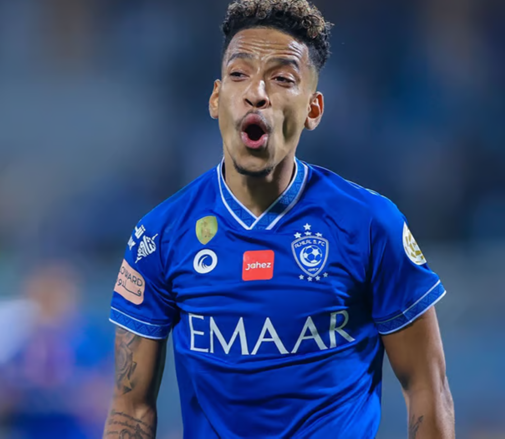 تفاصيل بيع عقد لاعب الهلال "بيريرا" لـ كروزيرو البرازيلي