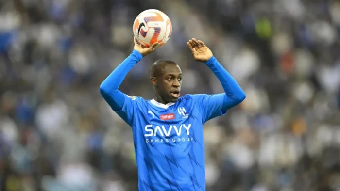 وكيل سعود عبدالحميد يثير الجدل بتغريدة غامضة:« لا تتوقع مني أن أحترمك»