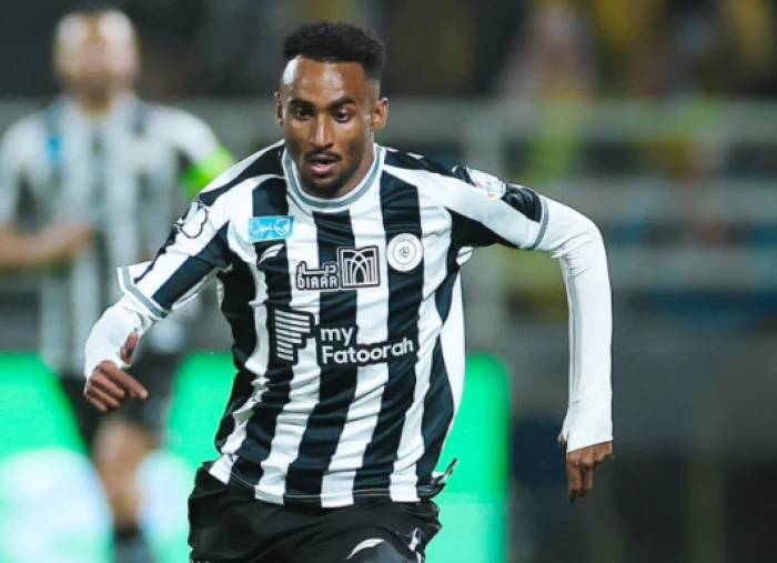 تفاصيل عرض نادي الهلال لضم لاعب الشباب"متعب الحربي"