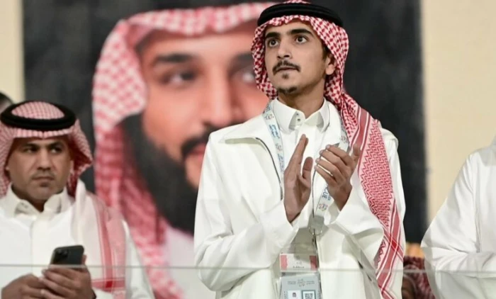 «أكبر صفقة في تاريخنا».. أول تعليق من محمد المنجم رئيس الشباب على انتقال متعب الحربي إلى الهلال
