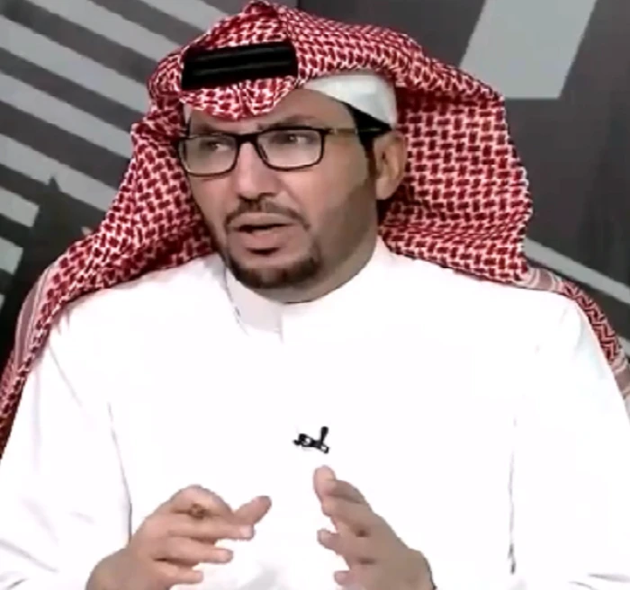 "الروقي" ينشر صورة لرئيس الأهلي ..ويعلق :تصريح خطير !