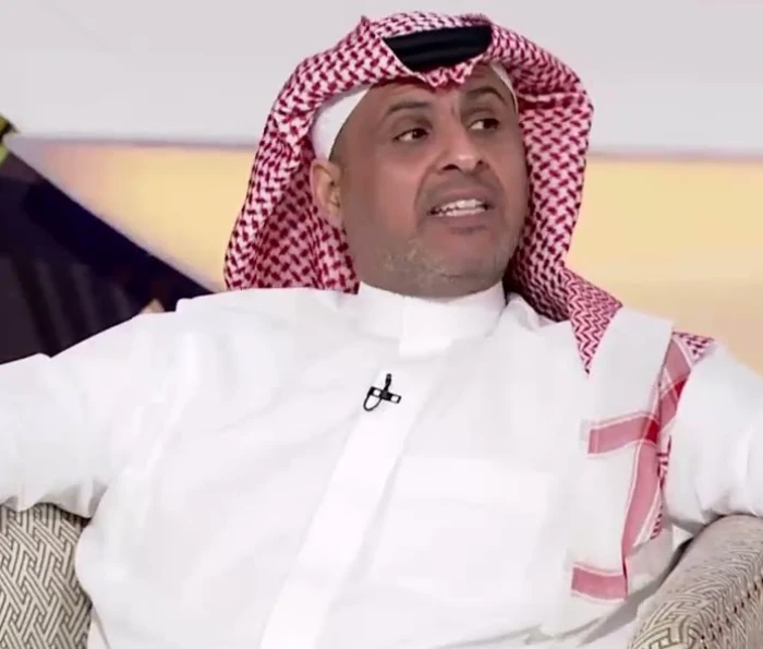 "الدبيخي" يعلق على لقطة من مباراة الهلال والطائي!