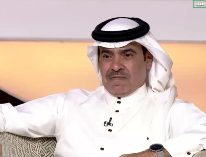 "الجماز" ينشر لقطة طرد لاعب الهلال "كوليبالي" ..ويعلق : يجيب الحموضة!