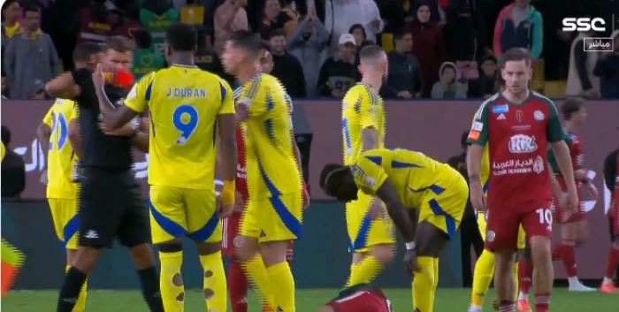 شاهد.. لحظة طرد لاعب النصر "دوران" أمام الاتفاق
