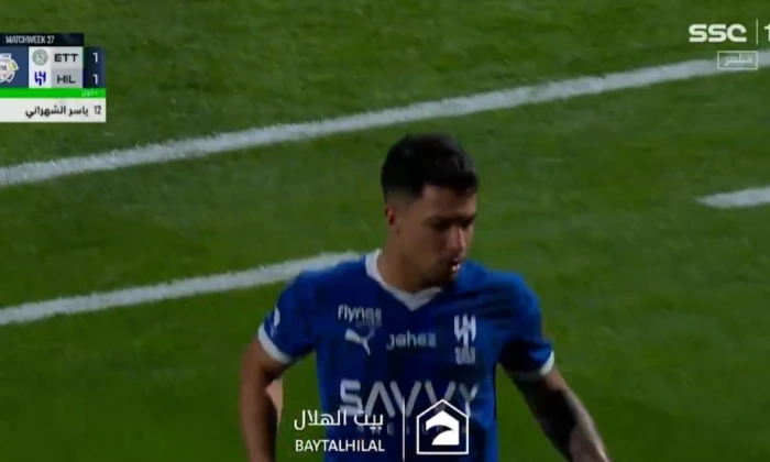 شاهد: غضب لاعب الهلال "ليوناردو " لحظة تبديله أمام الاتفاق