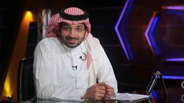 سلطان الغشيان يعلّق على تجديد عقد رونالدو مع النصر