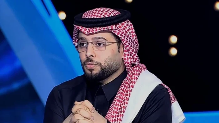 علي العنزي يحسم الجدل بشأن رحيل لابورت عن النصر