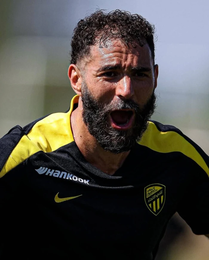 بالفيديو.. غضب كريم بنزيما بعد هزيمة الاتحاد أمام فولهام الإنجليزي بالفيديو.. غضب كريم بنزيما بعد هزيمة الاتحاد أمام فولهام الإنجليزي