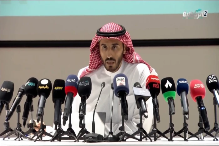 بالفيديو.. عضو فريق التوثيق يكشف موعد بداية ممارسة كرة القدم في المملكة